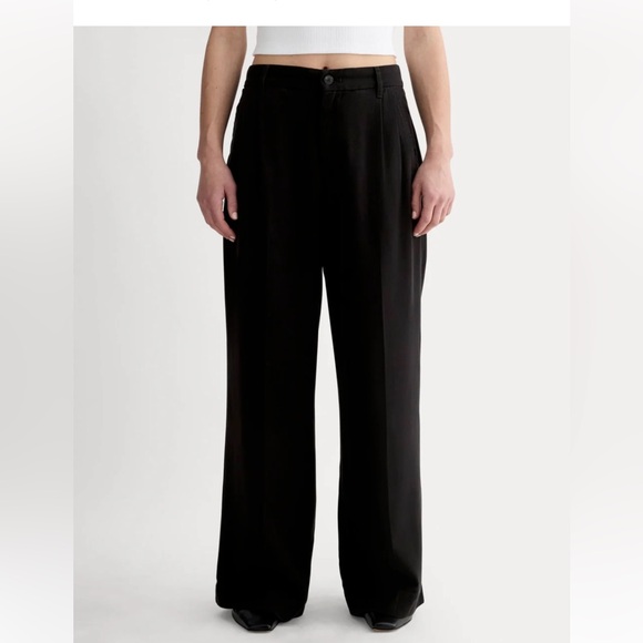 Everlane The Trouser In Buttersoft Black
size 10
NWT
Casual effortless - Picture 4 of 17